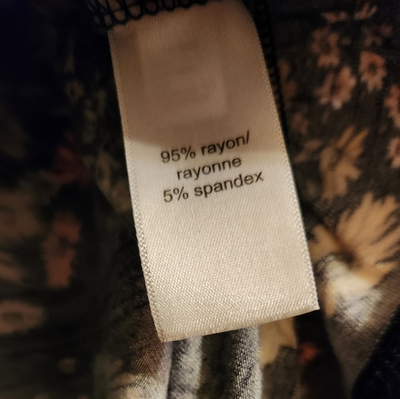 Floral Romper - Picture 5 of 6